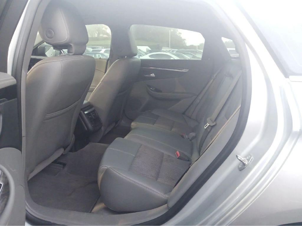 2015 Chevrolet Impala Image 5
