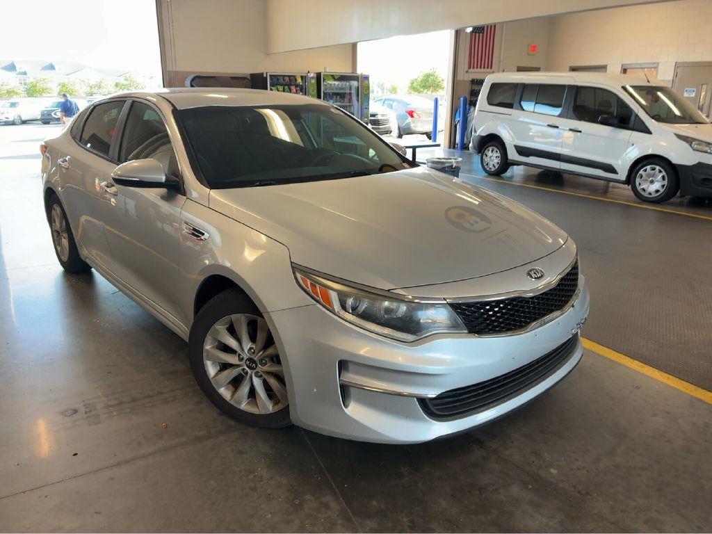 2017 Kia Optima Image 2