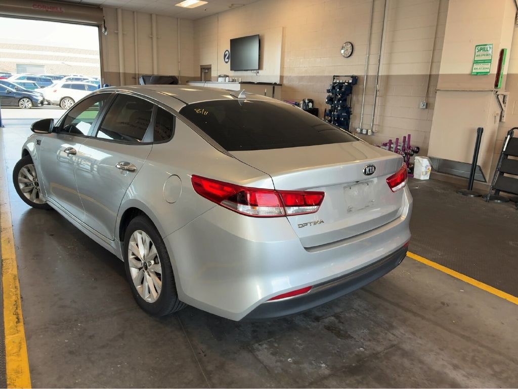 2017 Kia Optima Image 4