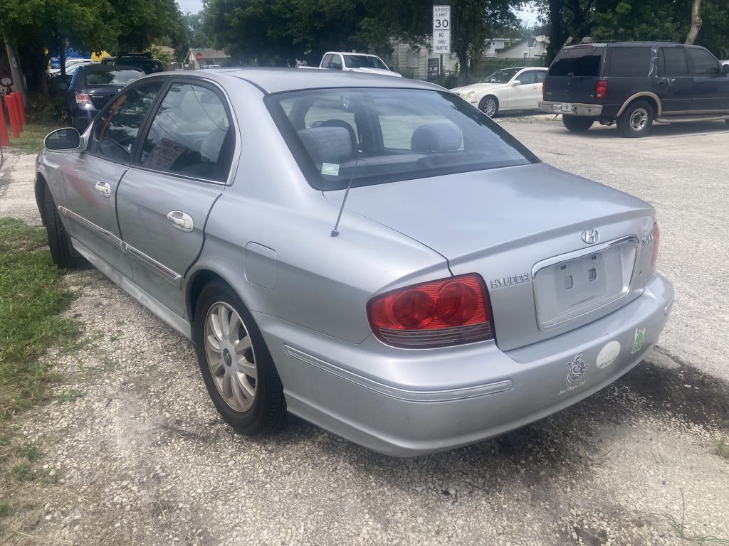 2004 Hyundai Sonata Image 4