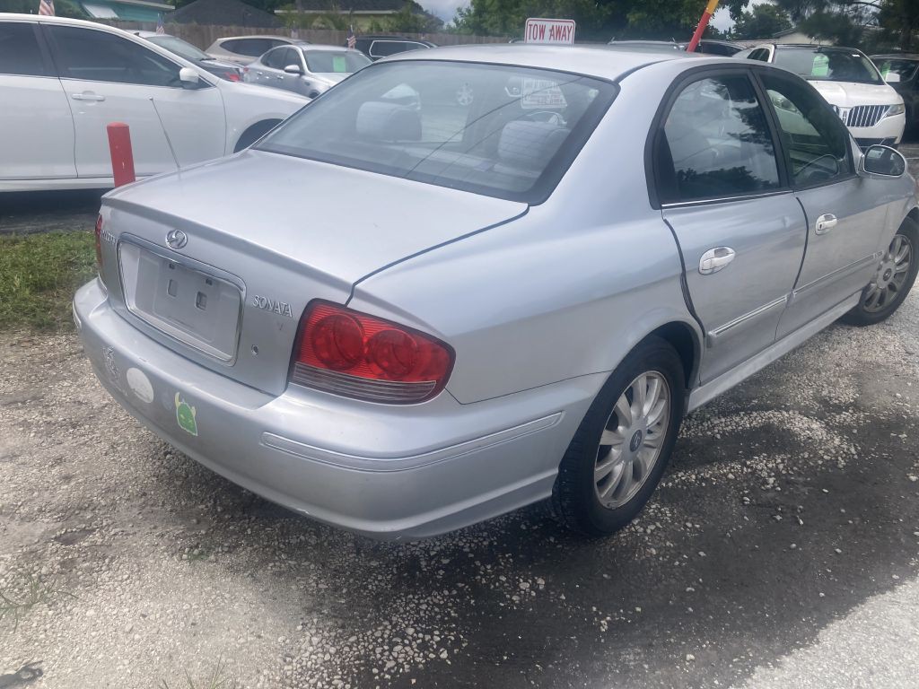 2004 Hyundai Sonata Image 5