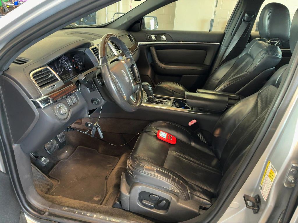2012 Lincoln MKS Image 6