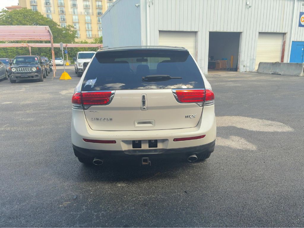2011 Lincoln MKX Image 5