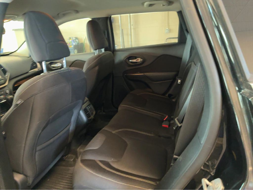 2015 Jeep Cherokee Image 6