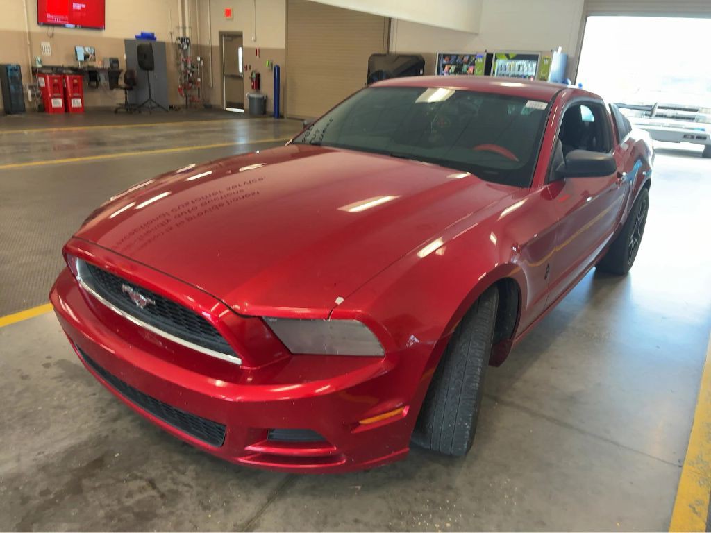 2013 Ford Mustang Image 1
