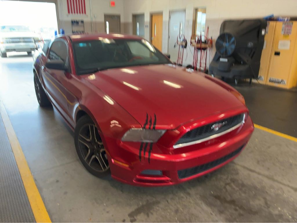 2013 Ford Mustang Image 2