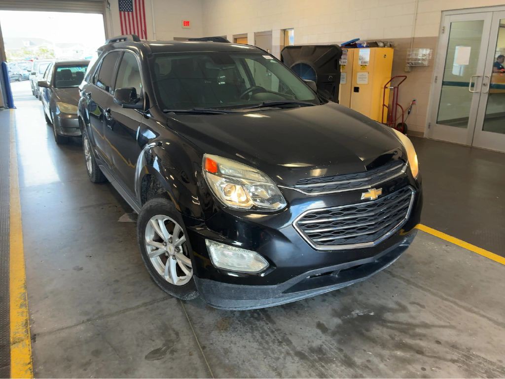 2017 Chevrolet Equinox Image 2
