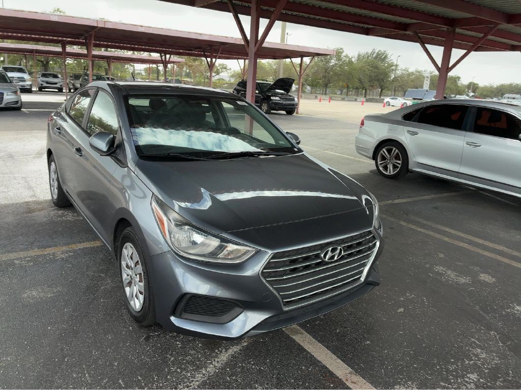 2020 Hyundai Accent Image 2