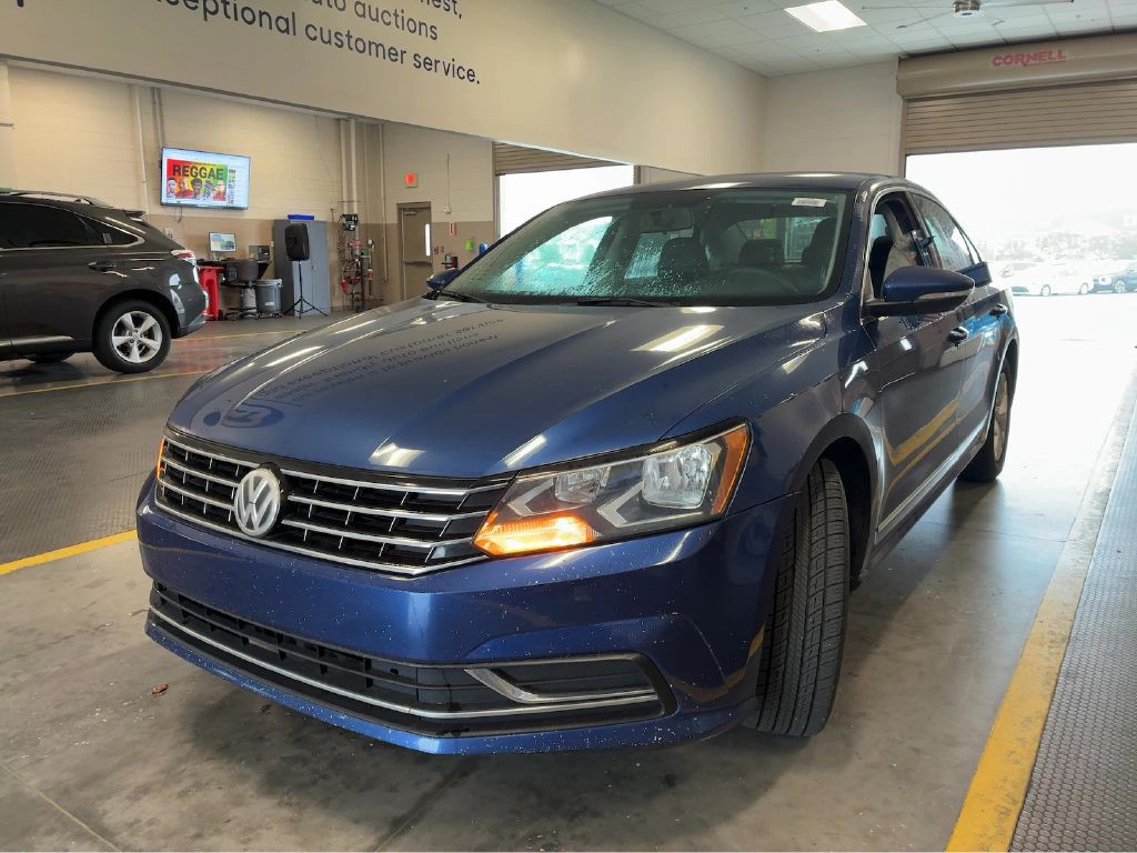 2017 Volkswagen Passat Image 1