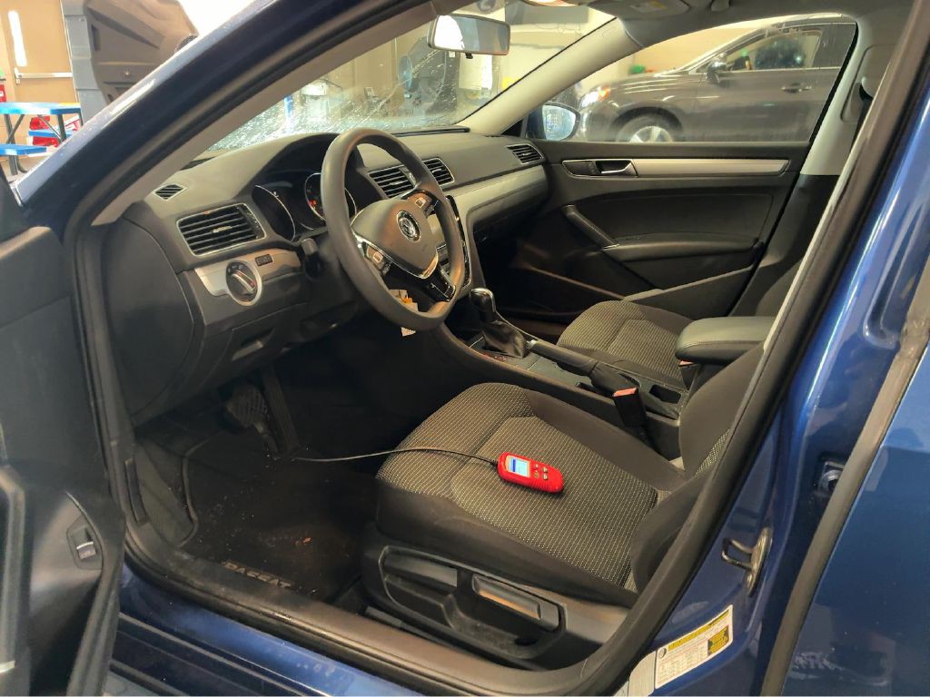 2017 Volkswagen Passat Image 6