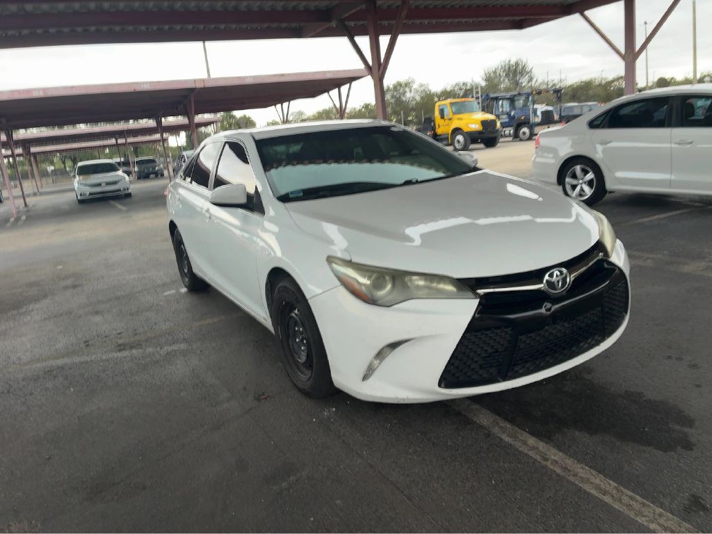 2017 Toyota Camry Image 2