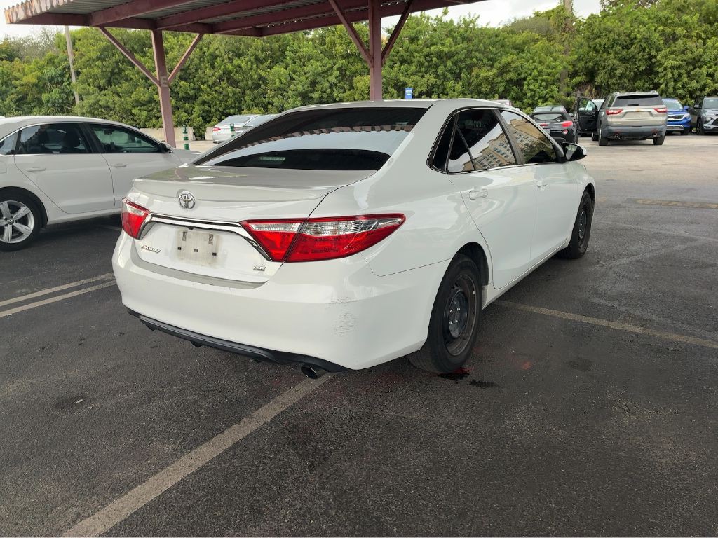 2017 Toyota Camry Image 3