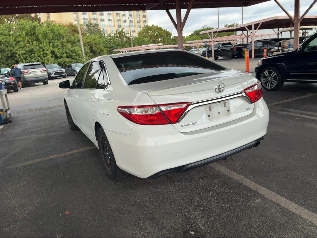 2017 Toyota Camry Image 4