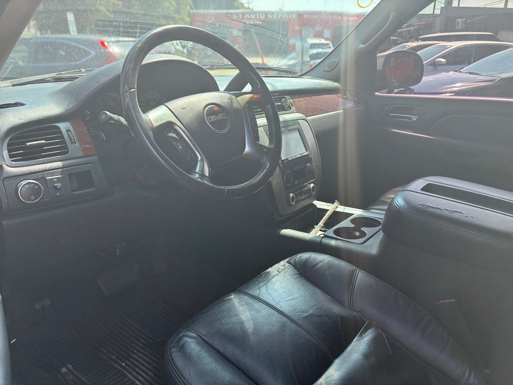 2007 GMC Yukon Image 3