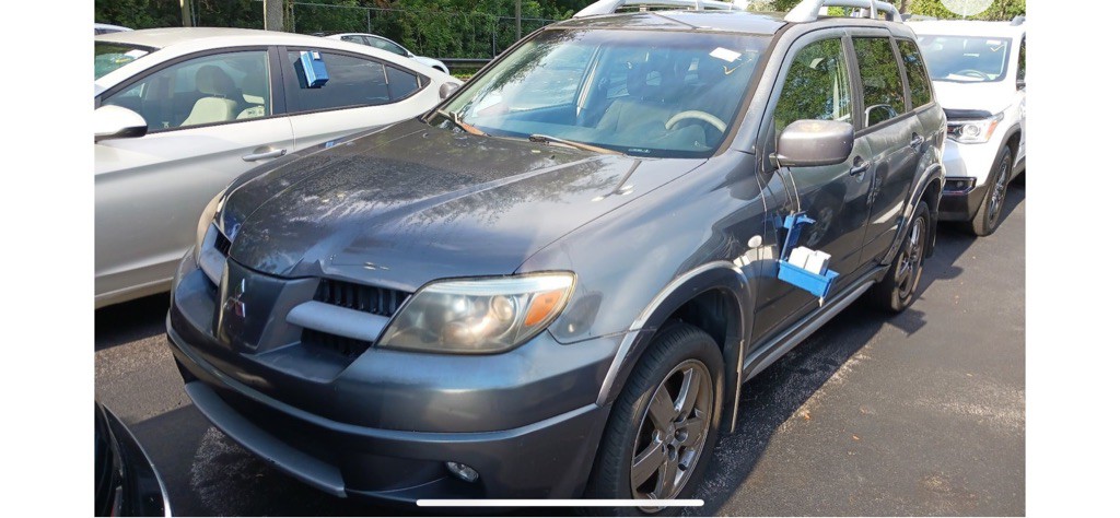 2006 Mitsubishi Outlander Image 2
