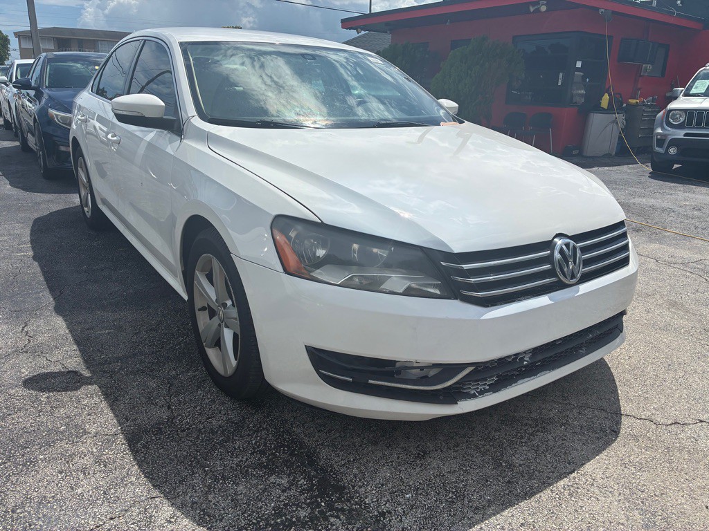 2015 Volkswagen Passat Image 2