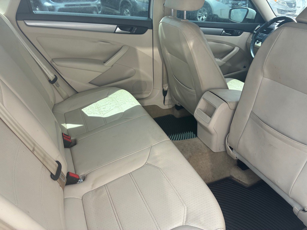 2015 Volkswagen Passat Image 4