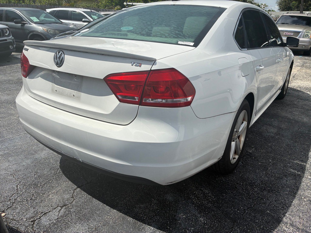 2015 Volkswagen Passat Image 5