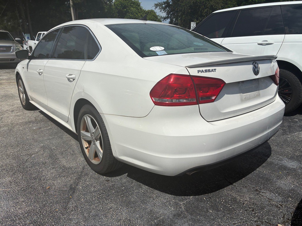 2015 Volkswagen Passat Image 6