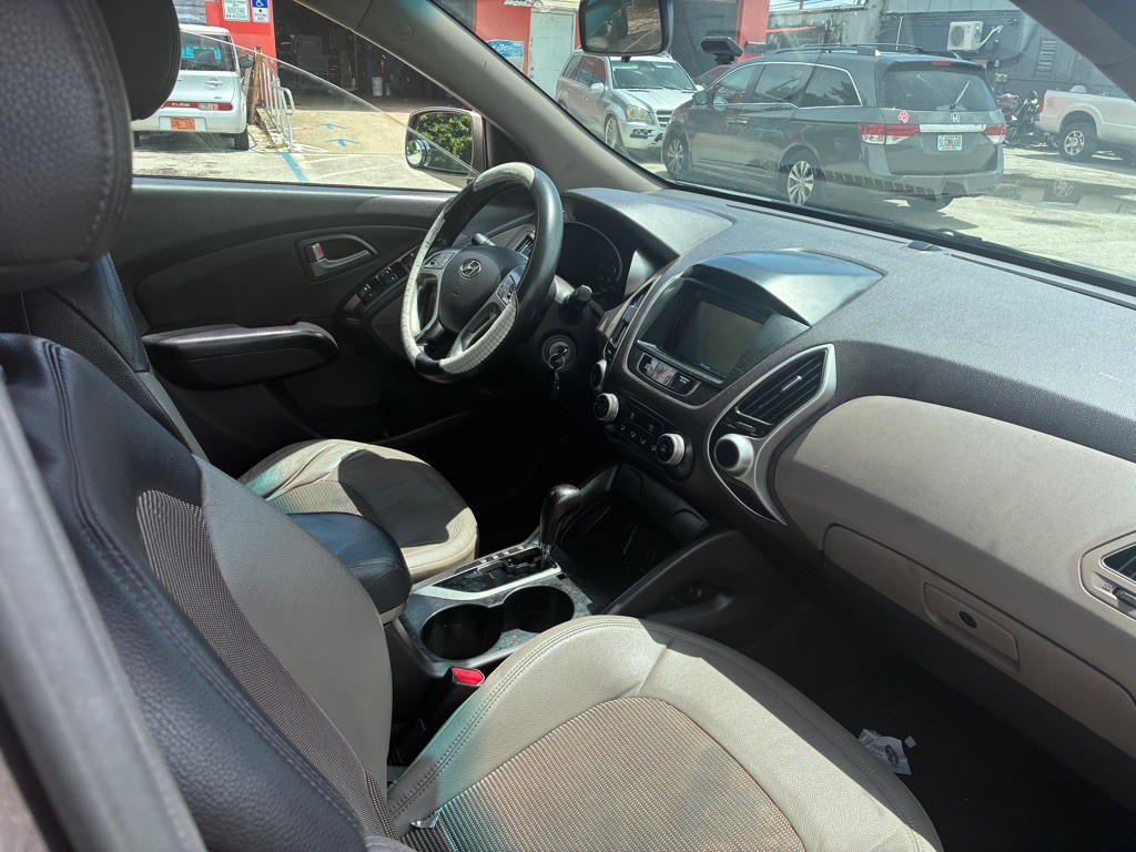 2012 Hyundai Tucson Image 3