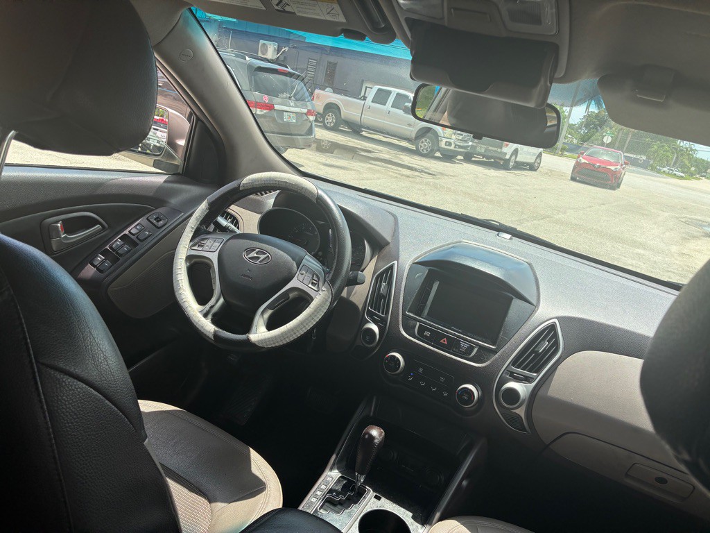 2012 Hyundai Tucson Image 7