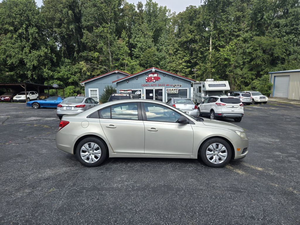 2013 Chevrolet Cruze Image 1
