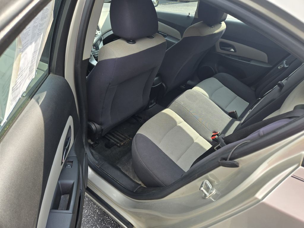 2013 Chevrolet Cruze Image 6