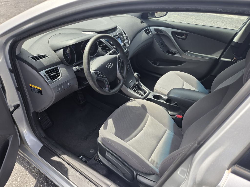 2015 Hyundai Elantra Image 5