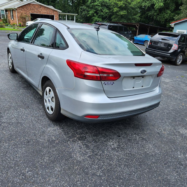 2016 Ford Focus Image 2