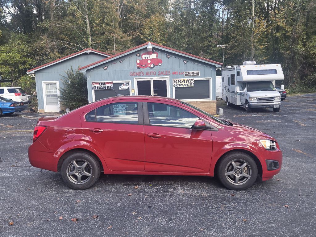 2013 Chevrolet Sonic Image 1