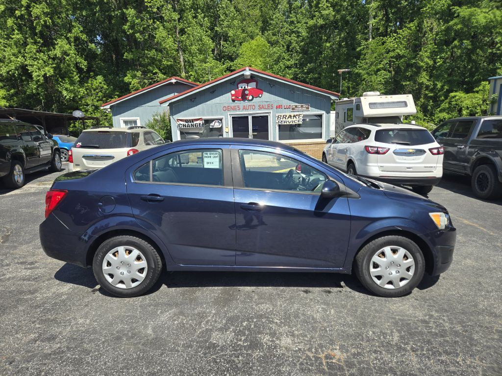 2015 Chevrolet Sonic Image 1