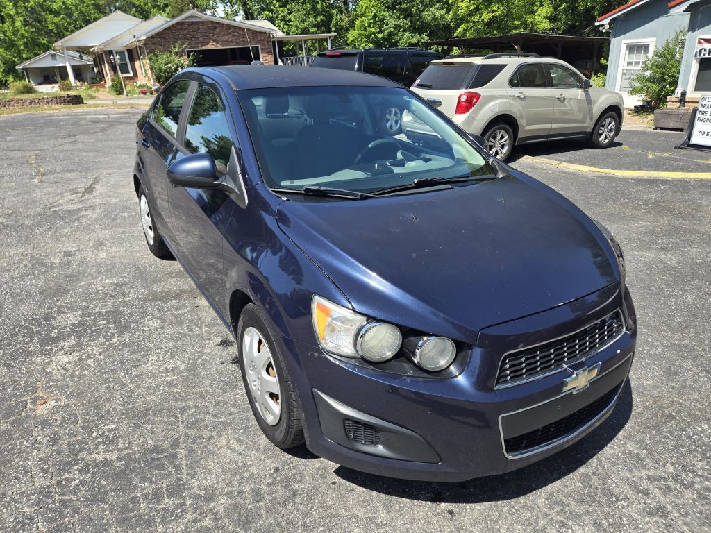 2015 Chevrolet Sonic Image 3