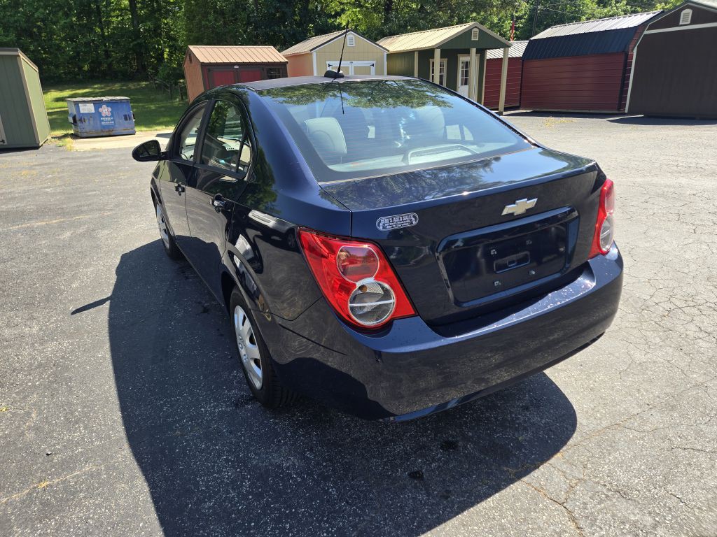 2015 Chevrolet Sonic Image 4