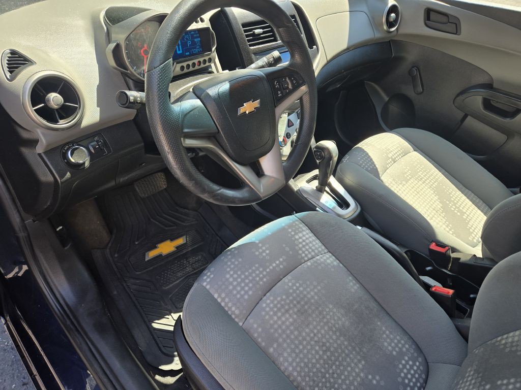 2015 Chevrolet Sonic Image 5