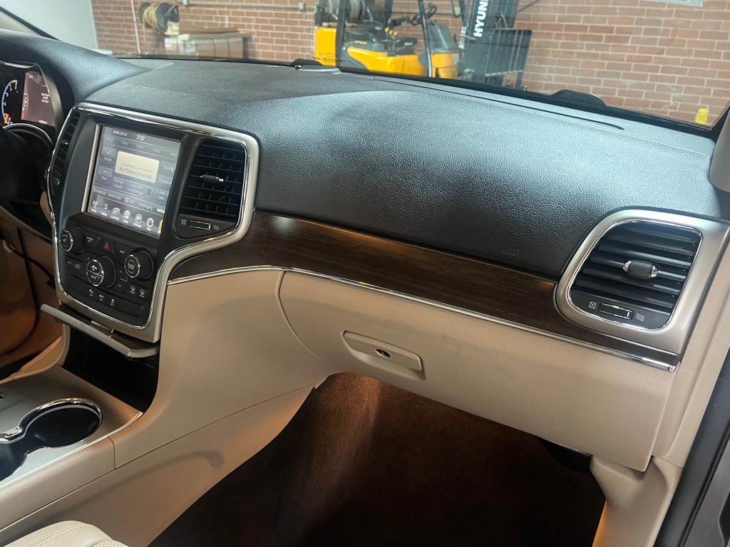 2014 Jeep Grand Cherokee Image 24