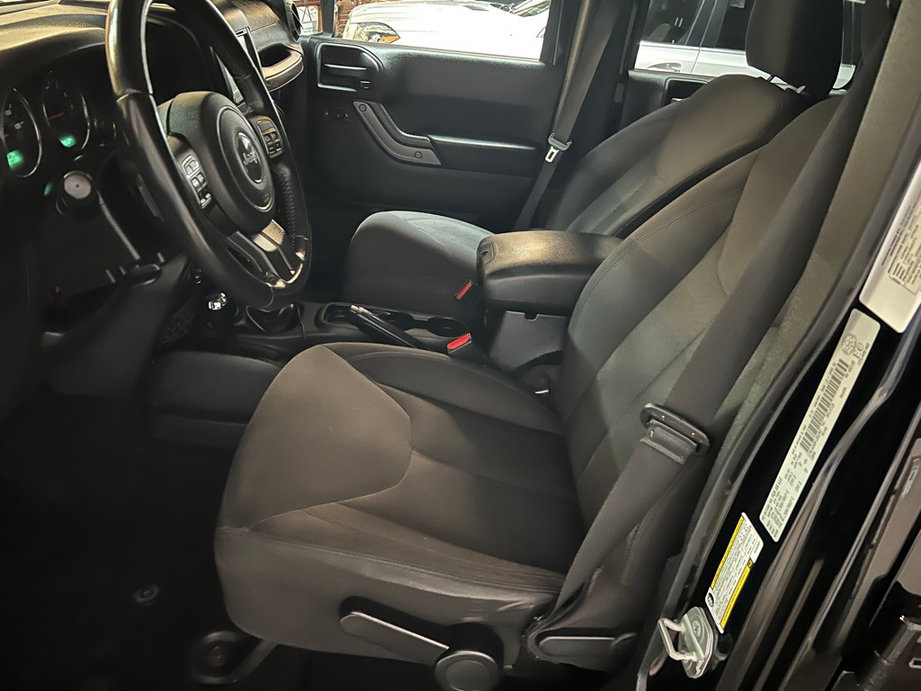 2015 Jeep Wrangler Unlimited Image 16