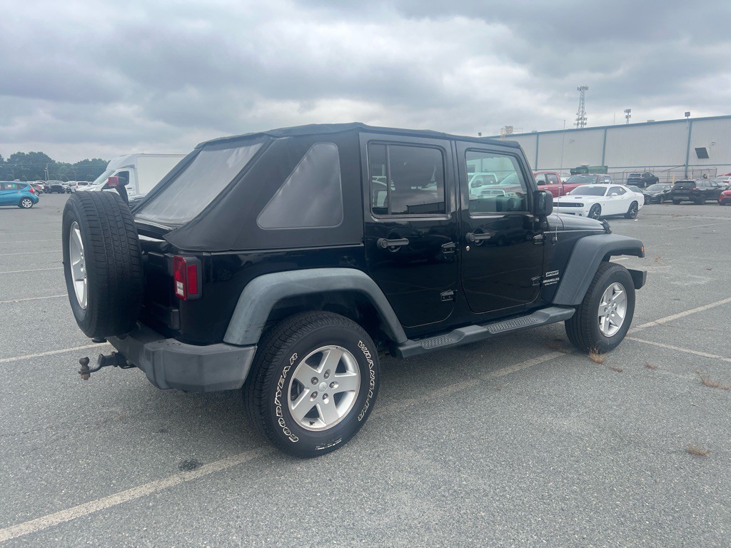 2013 Jeep Wrangler Unlimited Image 3
