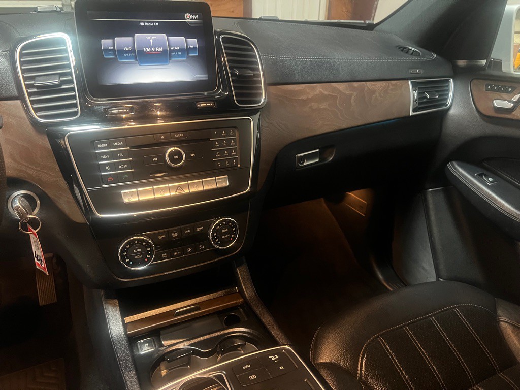 2017 Mercedes-Benz GLS-Class Image 24