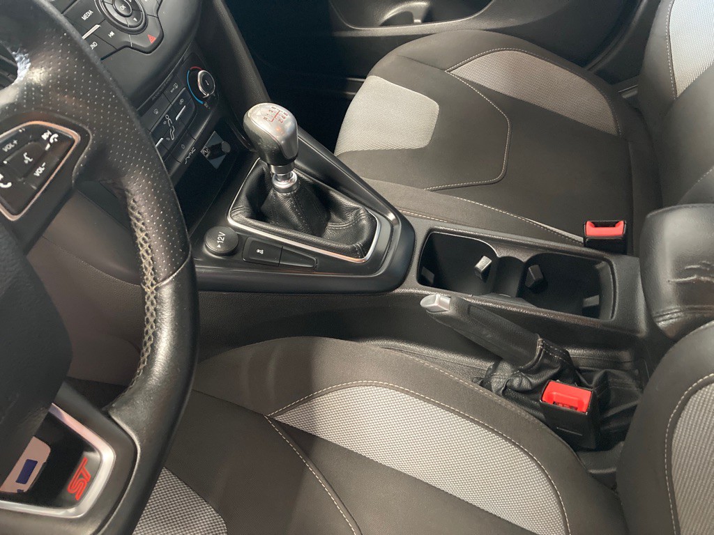 2018 Ford Focus Image 16