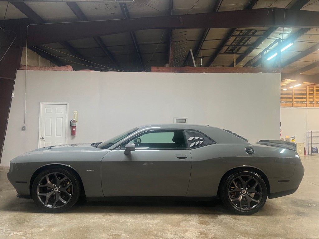 2018 Dodge Challenger Image 2