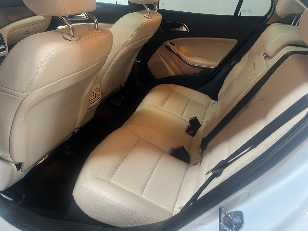 2019 Mercedes-Benz GLA-Class Image 16