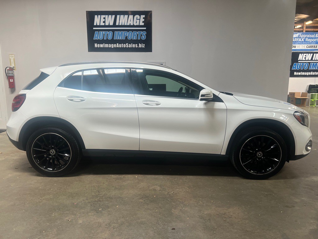 2019 Mercedes-Benz GLA-Class Image 1