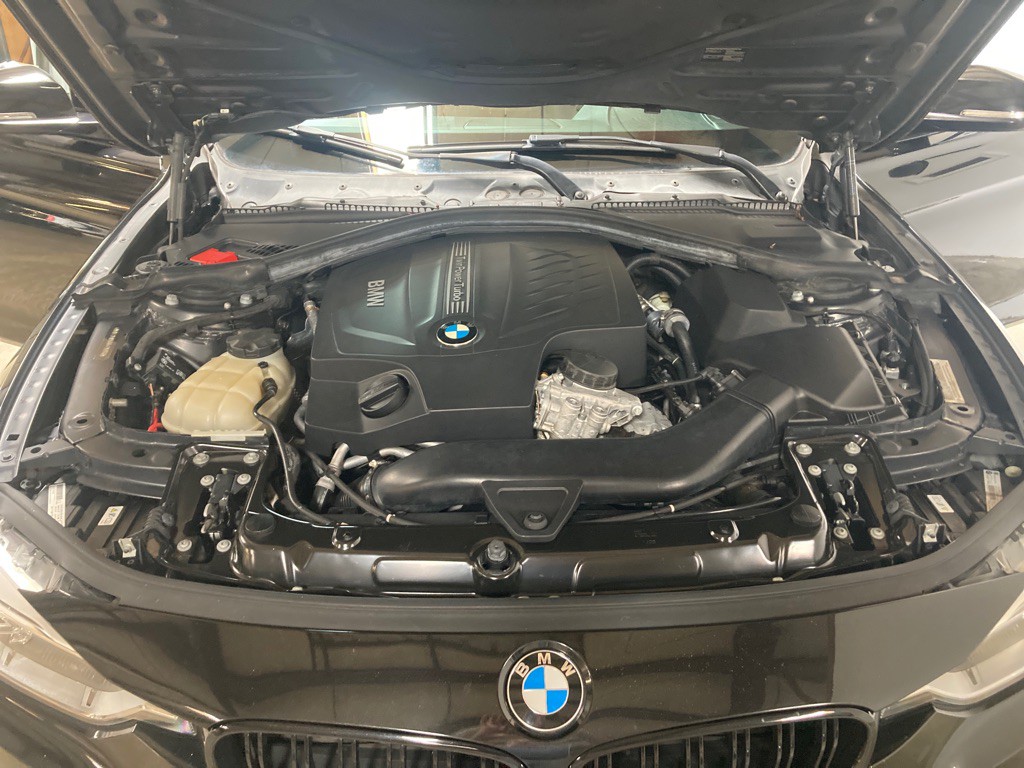 2014 BMW 3 Series Image 12
