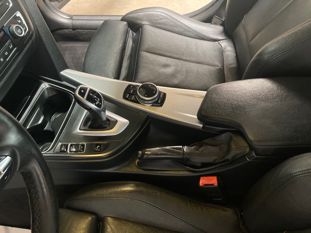 2014 BMW 3 Series Image 16