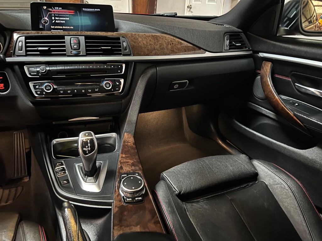 2015 BMW 4 Series Image 25