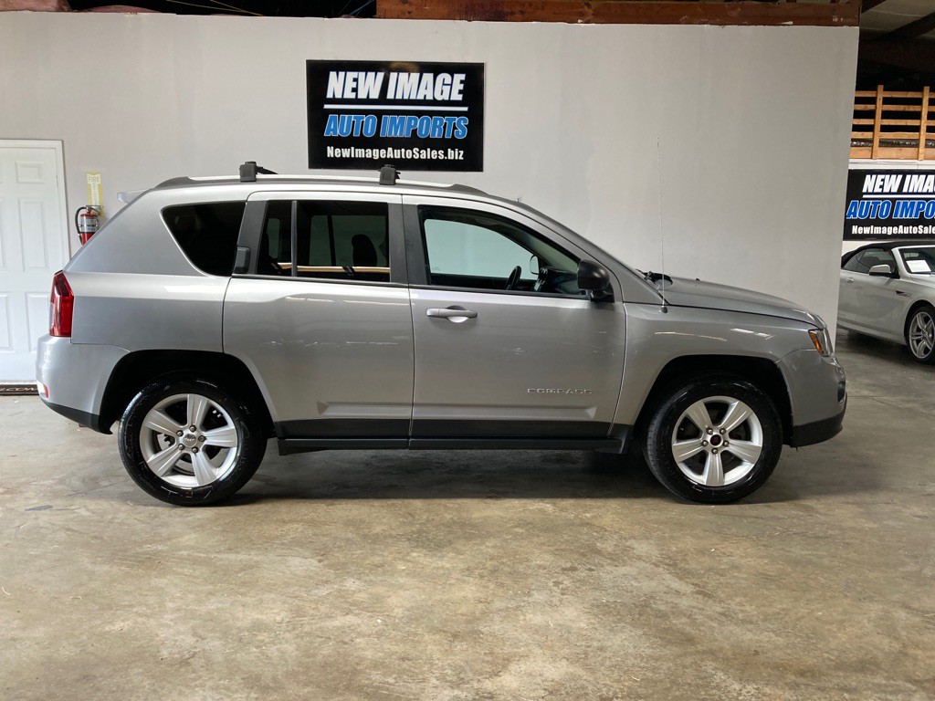 2016 Jeep Compass Image 2