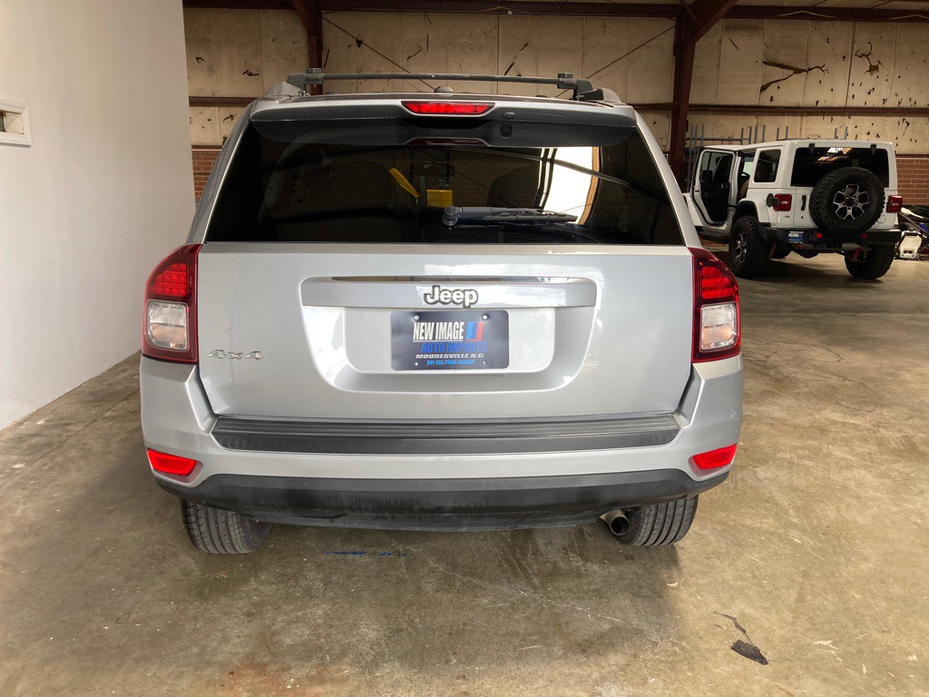 2016 Jeep Compass Image 4