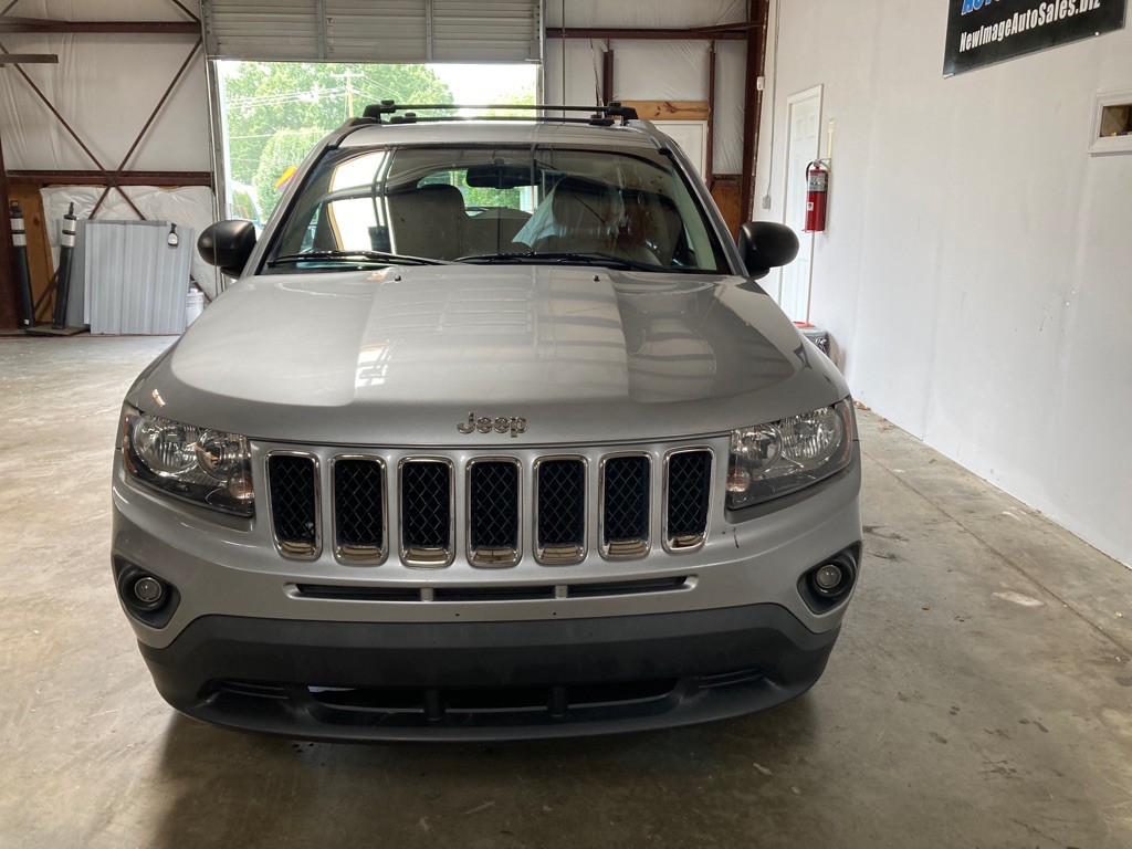 2016 Jeep Compass Image 8