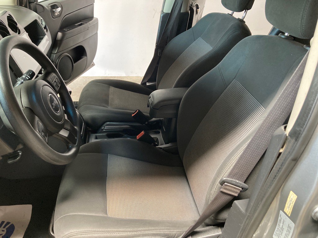 2016 Jeep Compass Image 13
