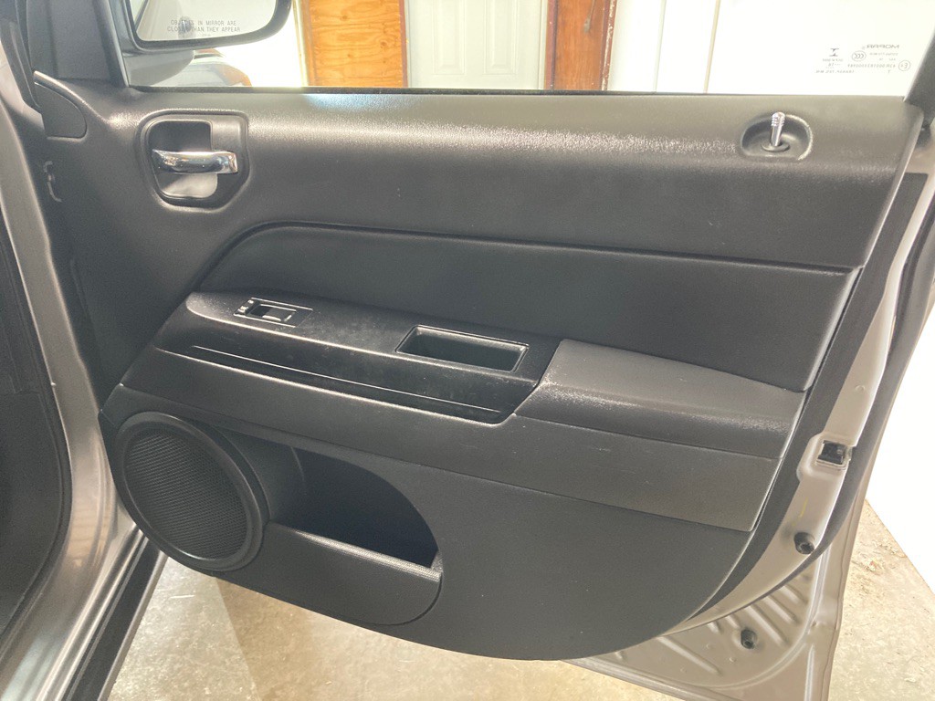2016 Jeep Compass Image 24